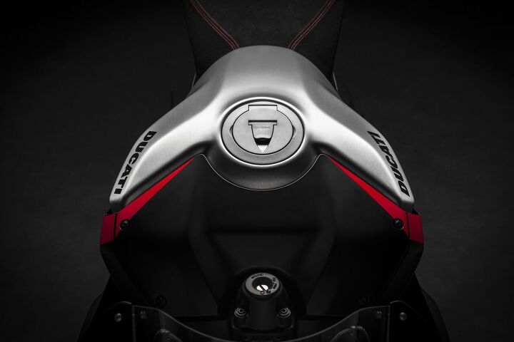 21 Ducati Panigale V4 Sp First Look The Sport Production Is Back