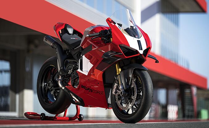 The New Ducati Panigale Is a FourCylinder Screamer
