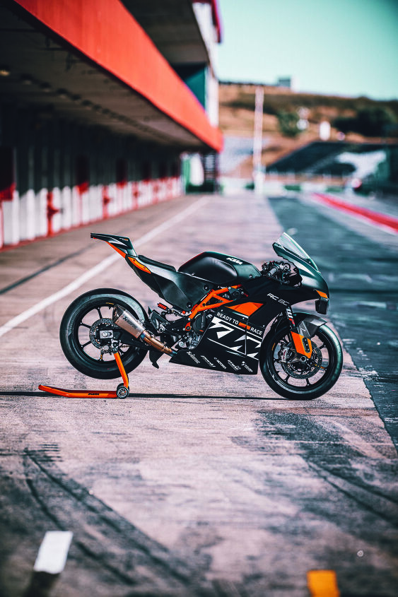 Limited Production 2023 KTM RC 8C - First Look 
