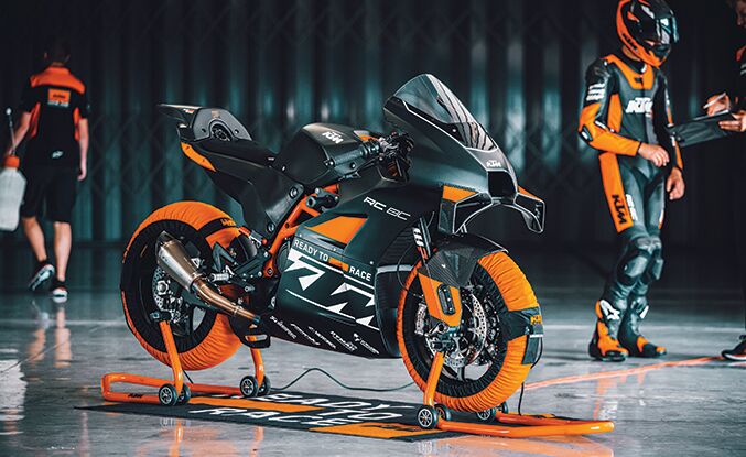 Bajaj Auto launches new KTM RC125 RC200 in India price starts at INR 181  lakh ET Auto