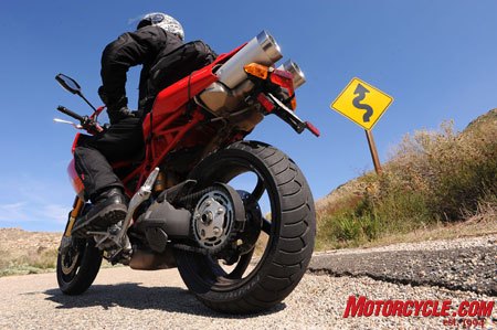 Yamaha Motorcycle Tyre Metzeler Roadtec Z6 190/50/ZR17 *Rear Only*