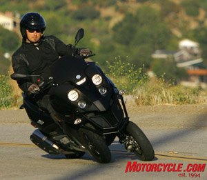 Humanistisch machine negeren 2008 Piaggio MP3 500 i.e. Review - Motorcycle.com
