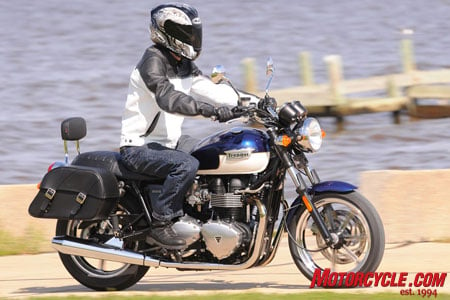 2009 Triumph Bonneville Review - Motorcycle.com