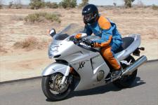 Honda CBR1100XX vs. Kawasaki ZZ-R1200 -
